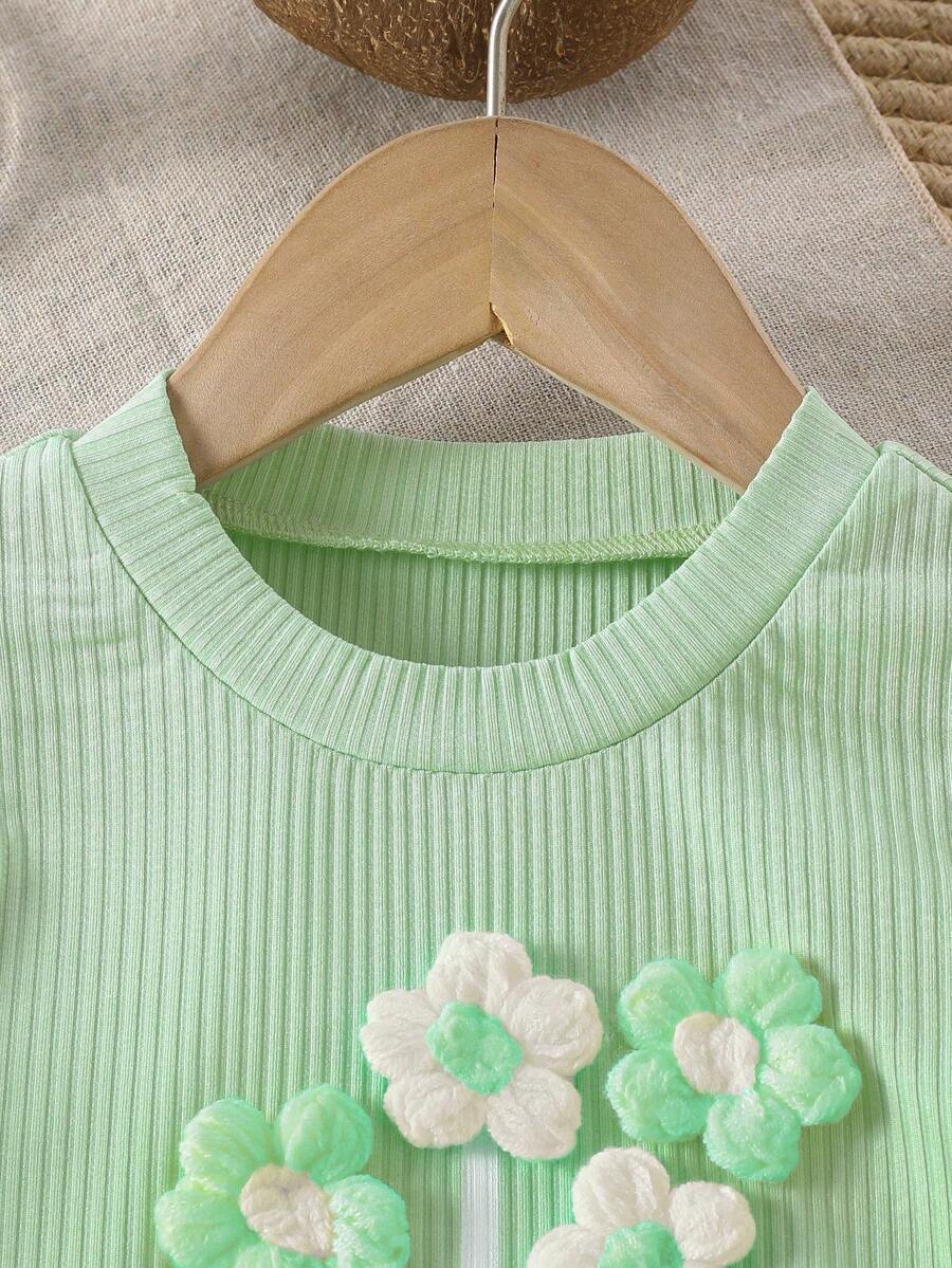 Young Girls 3D Flower Decor Tank Top and Yellow Floral Hem Shorts 2 Piece Summer Set