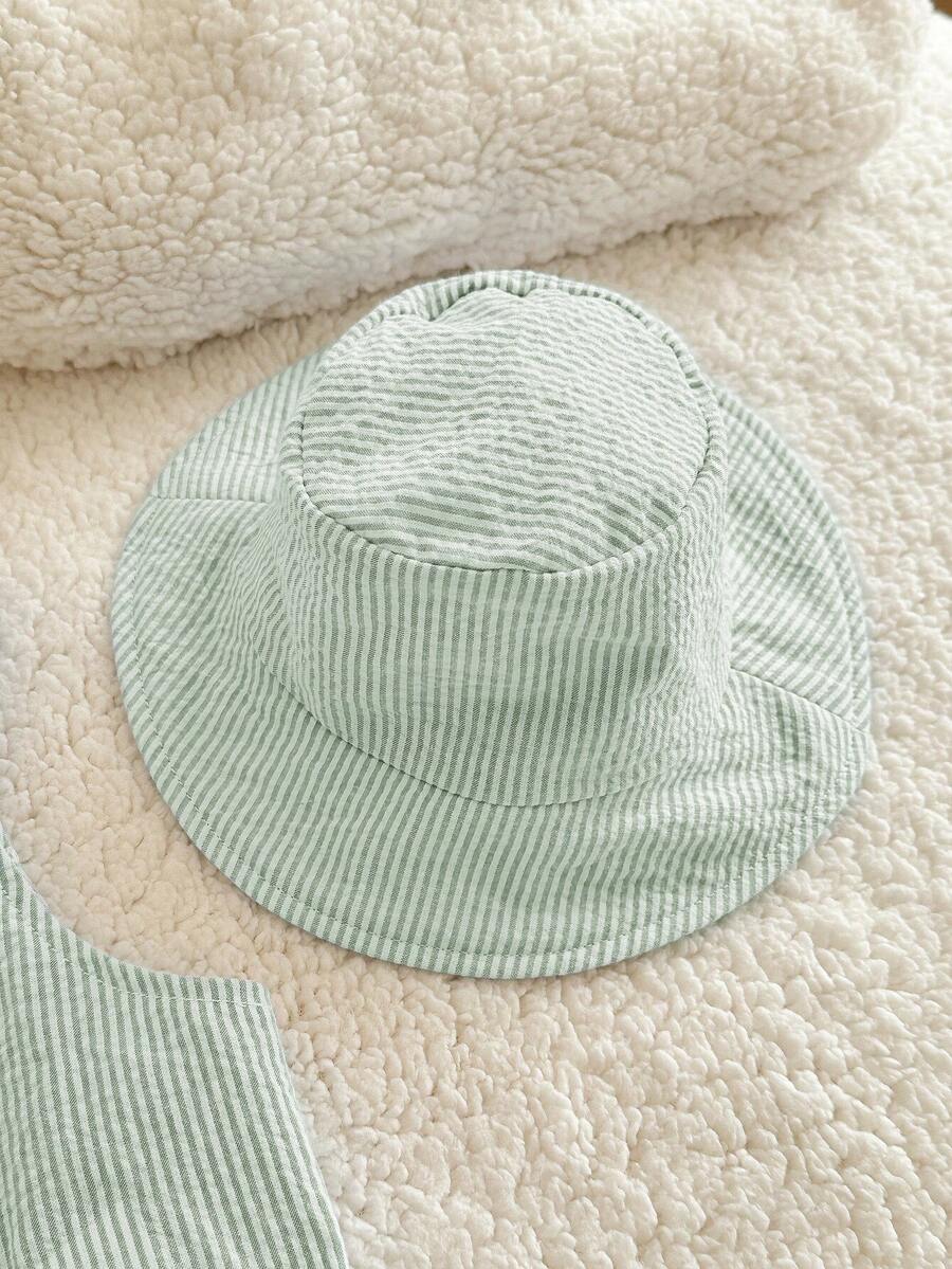 2PCS Baby Duck Striped Sleeveless Romper and Hat Set for Cute Summer Daily Wear