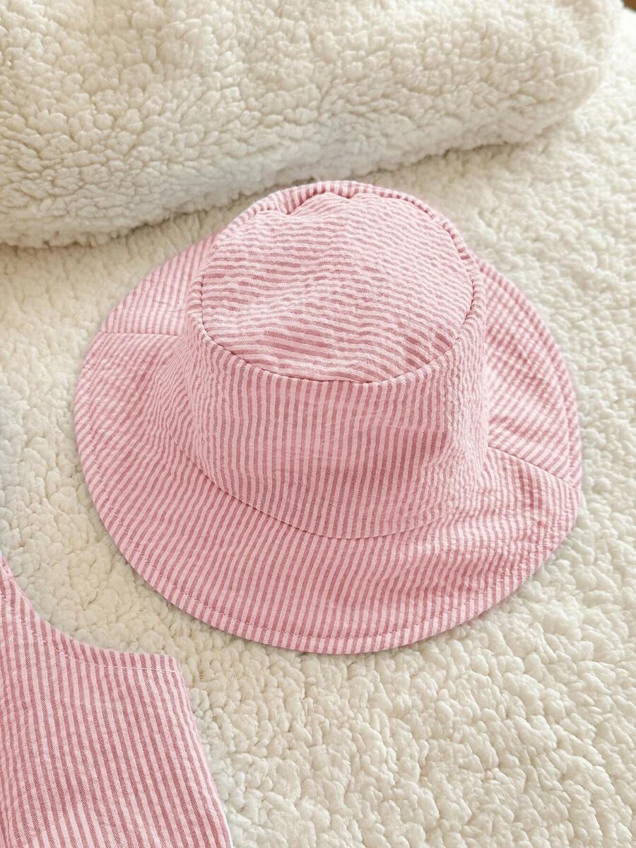 2PCS Baby Duck Striped Sleeveless Romper and Hat Set for Cute Summer Daily Wear