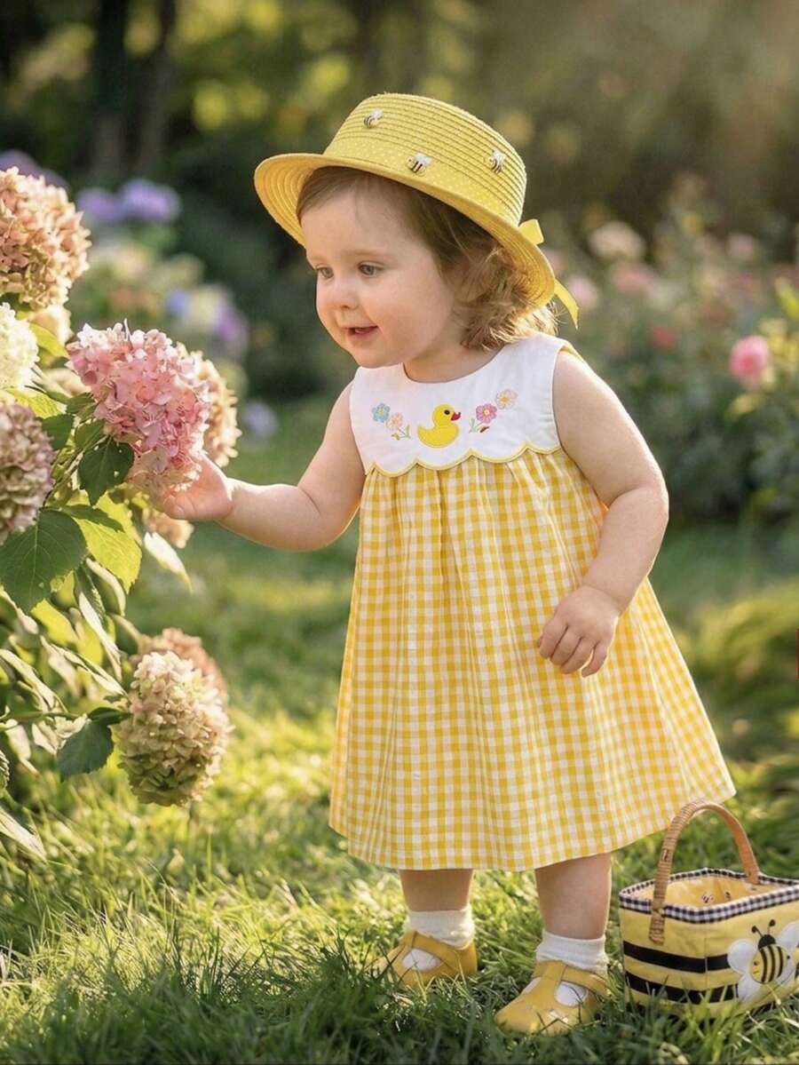Sleeveless Long Dress with Embroidered Cartoon Duck for Toddler Girls