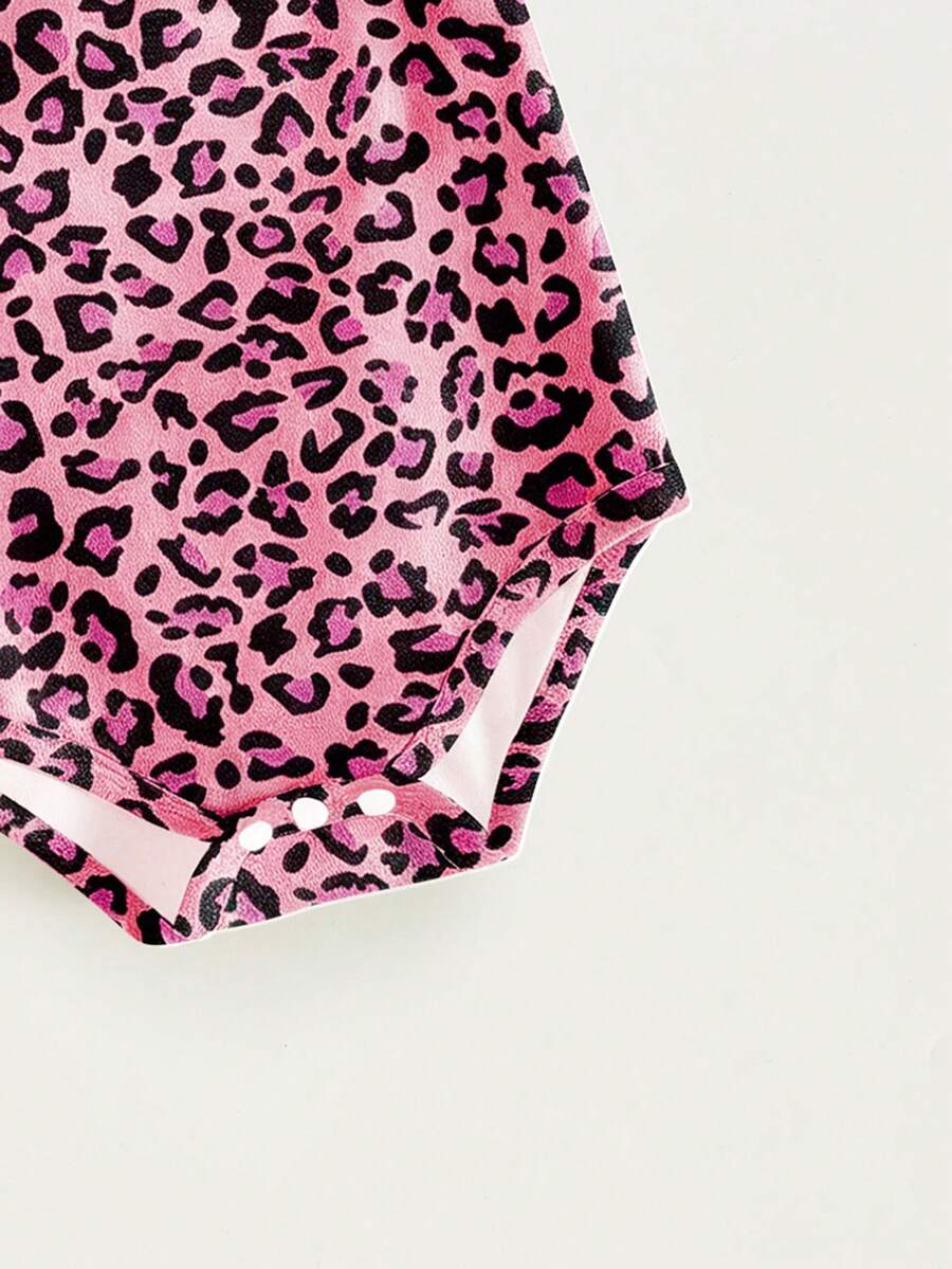 Newborn Baby Girl Leopard Print Romper – Soft & Stylish Summer Outfit