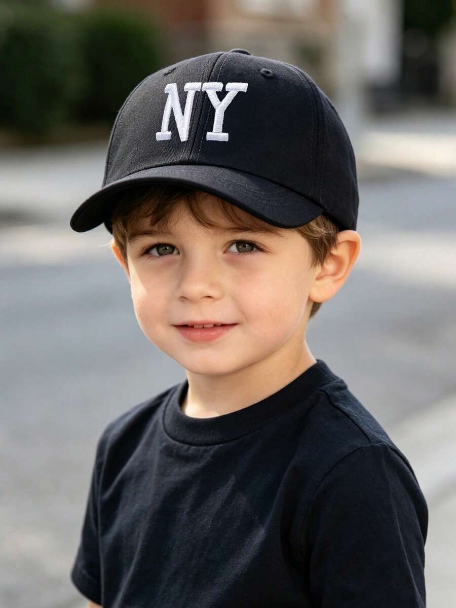 Mamas Boy Embroidered Baseball Cap for Baby Outdoor Daily Wear