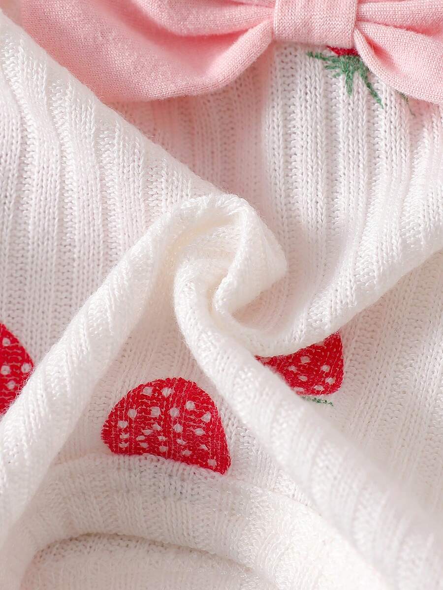 Pink Heart Knit Outfit Set with Bow Detail for Autumn and Spring Wear