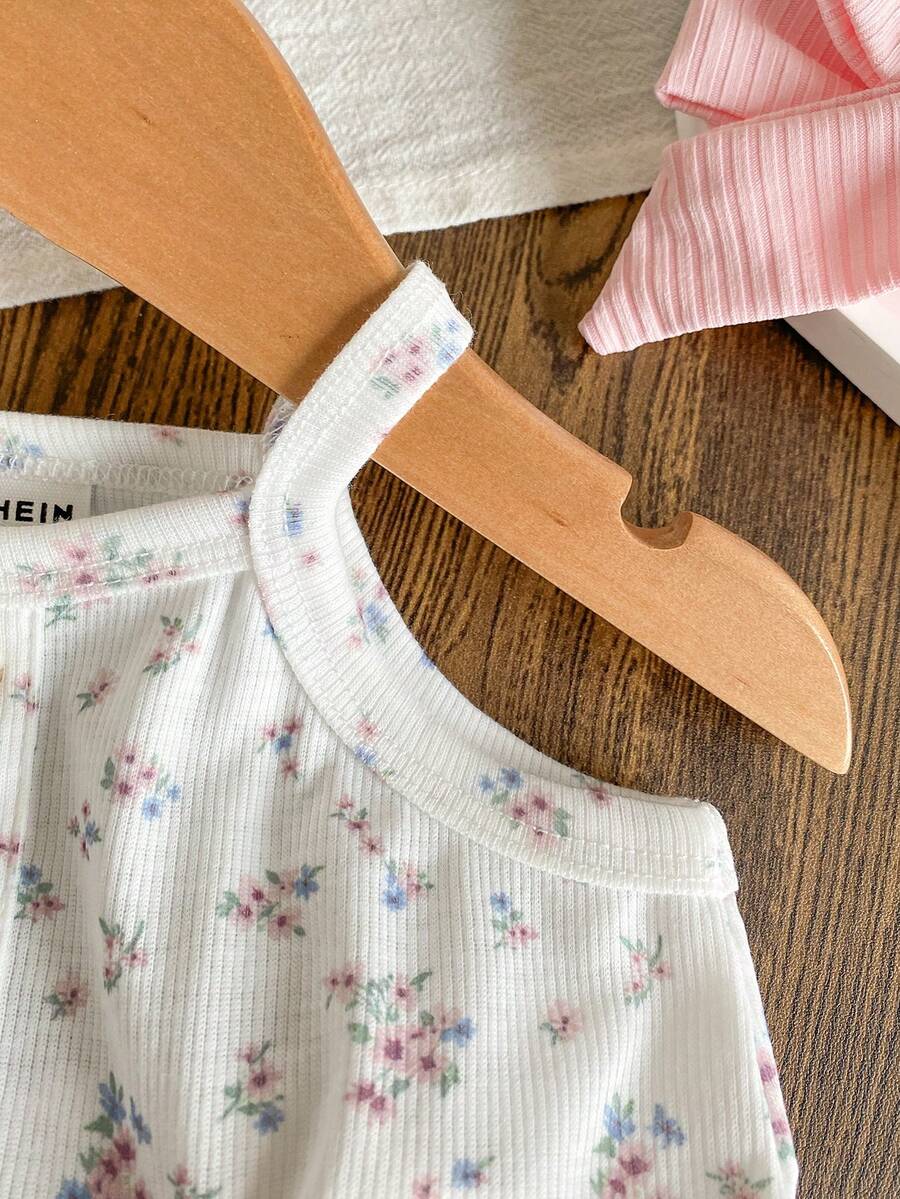 2PCS Baby Heart Print Rib Knit Top and Shorts Set for Cute Summer Daily Wear