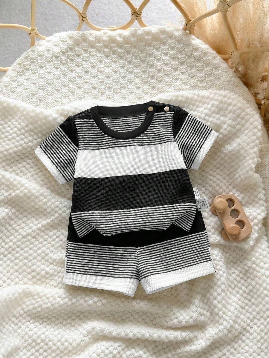Colorful Striped Knit Top and Shorts Outfit Set for Cute Summer Daily Wear