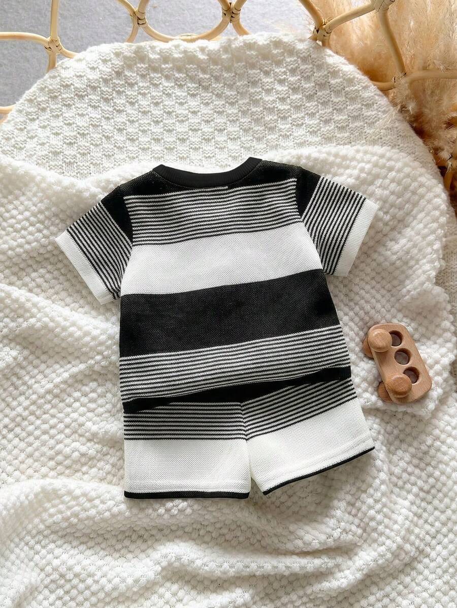 2PCS Baby Letter Knit Top and Shorts Set for Casual Daily Wear and Playtime
