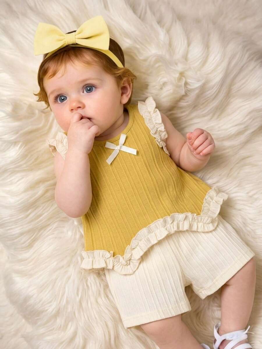 Light Green Vest Top And Apricot Shorts Set For Toddler Girls Vacation Wear