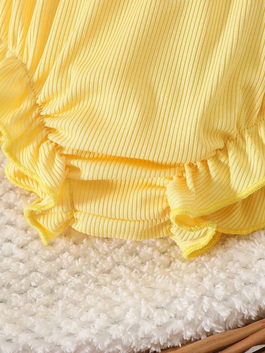 2PCS Baby Heart Print Rib Knit Top and Shorts Set for Cute Summer Daily Wear