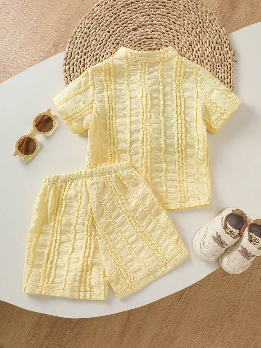 Toddler Boy Summer Vacation Outfit: Plant Print Shirt and Elastic Waist Shorts