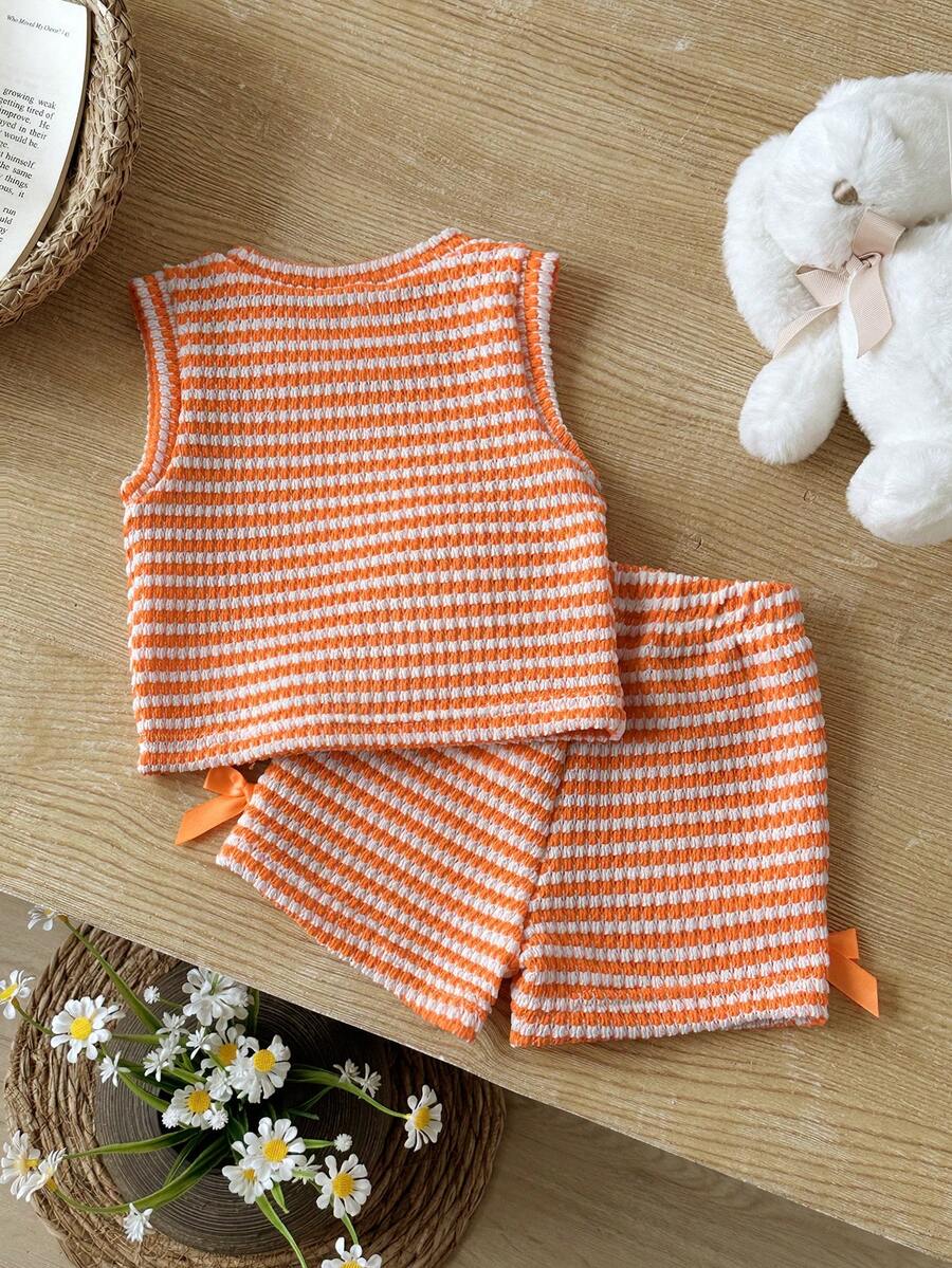 Baby Girl 2pcs Summer Blue Textured Top & Plaid Shorts Outfit