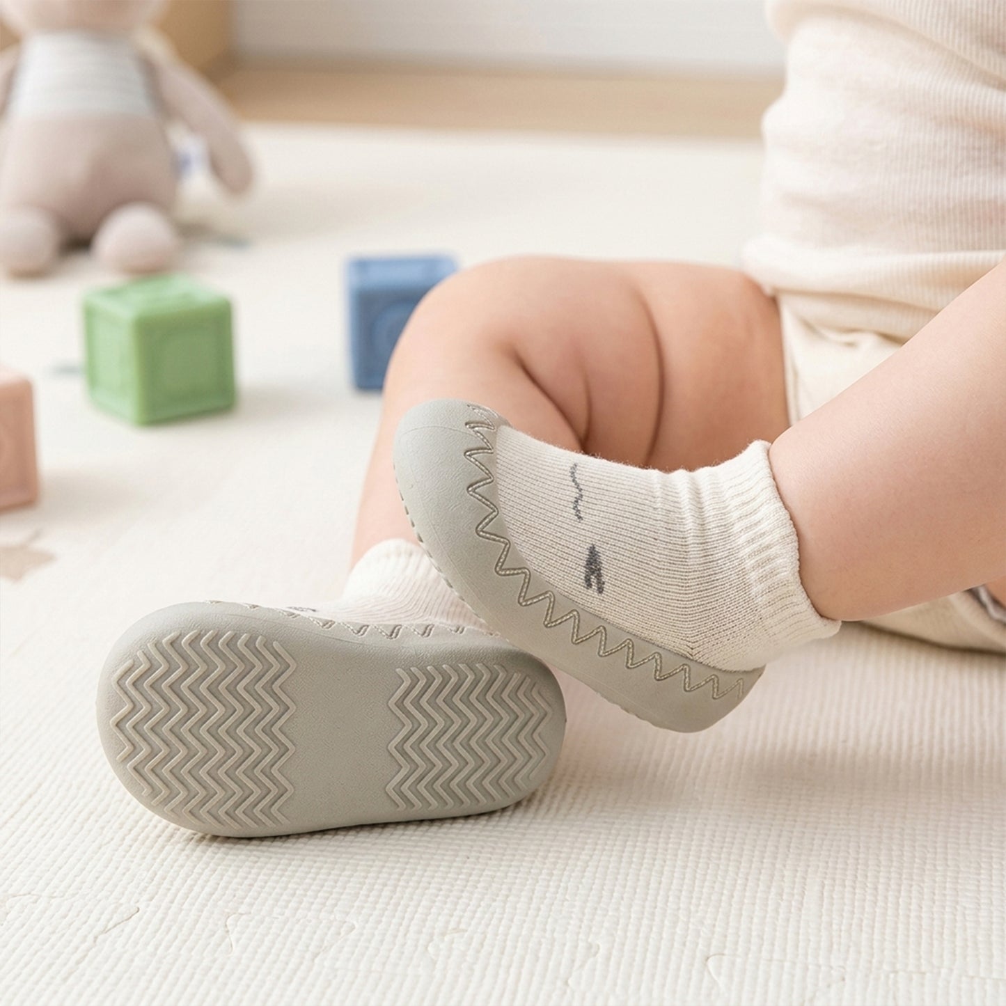 Anti-Slip Toddler Floor Sneakers - Lightweight Soft-Sole BeBe Booties for Boys & Girls