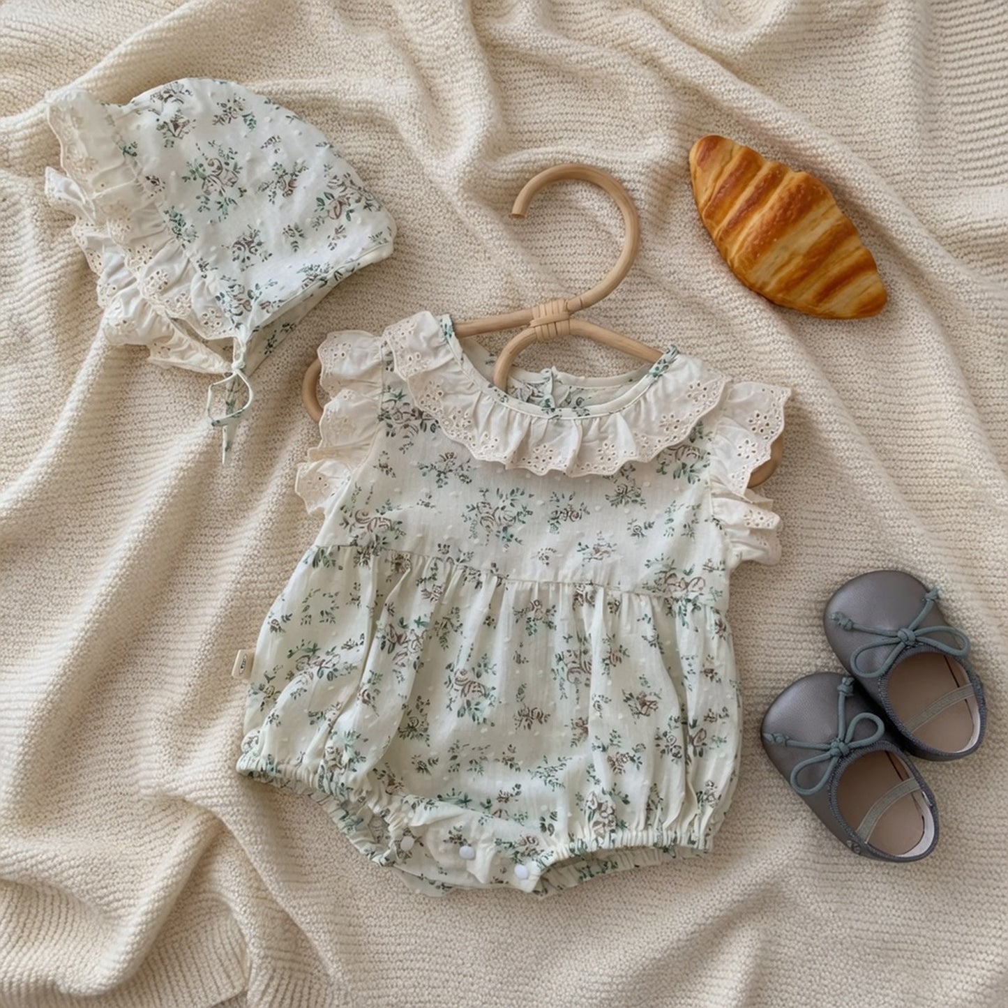 Newborn Girl Flower Print Bodysuit Set - Ruched Fly Sleeve Cotton One-Piece with Gift Hat - Infant Princess Outfit 0-24M